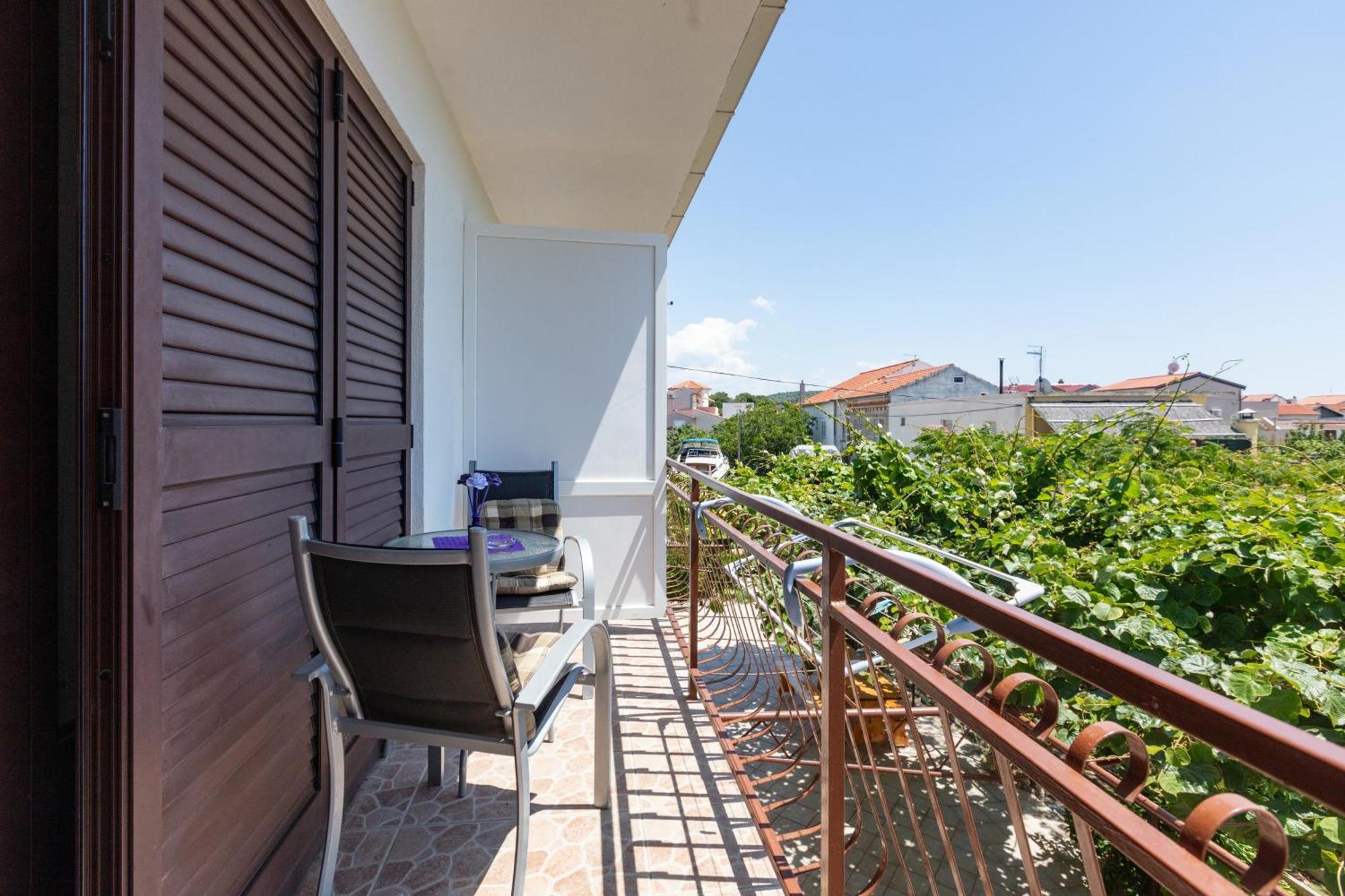 Apartments With A Parking Space Pirovac, Sibenik - 13263 Bagian luar foto